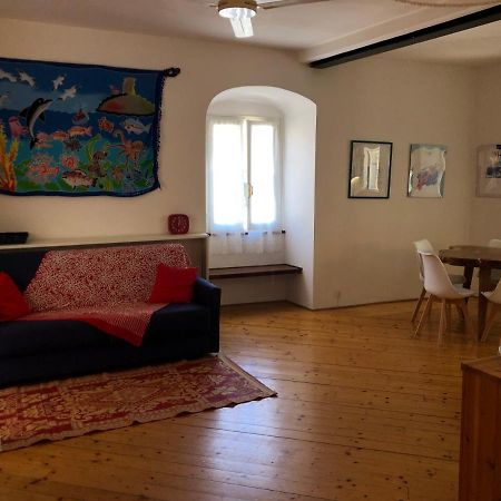 La Piazzetta Apartment Капрая Екстериор снимка
