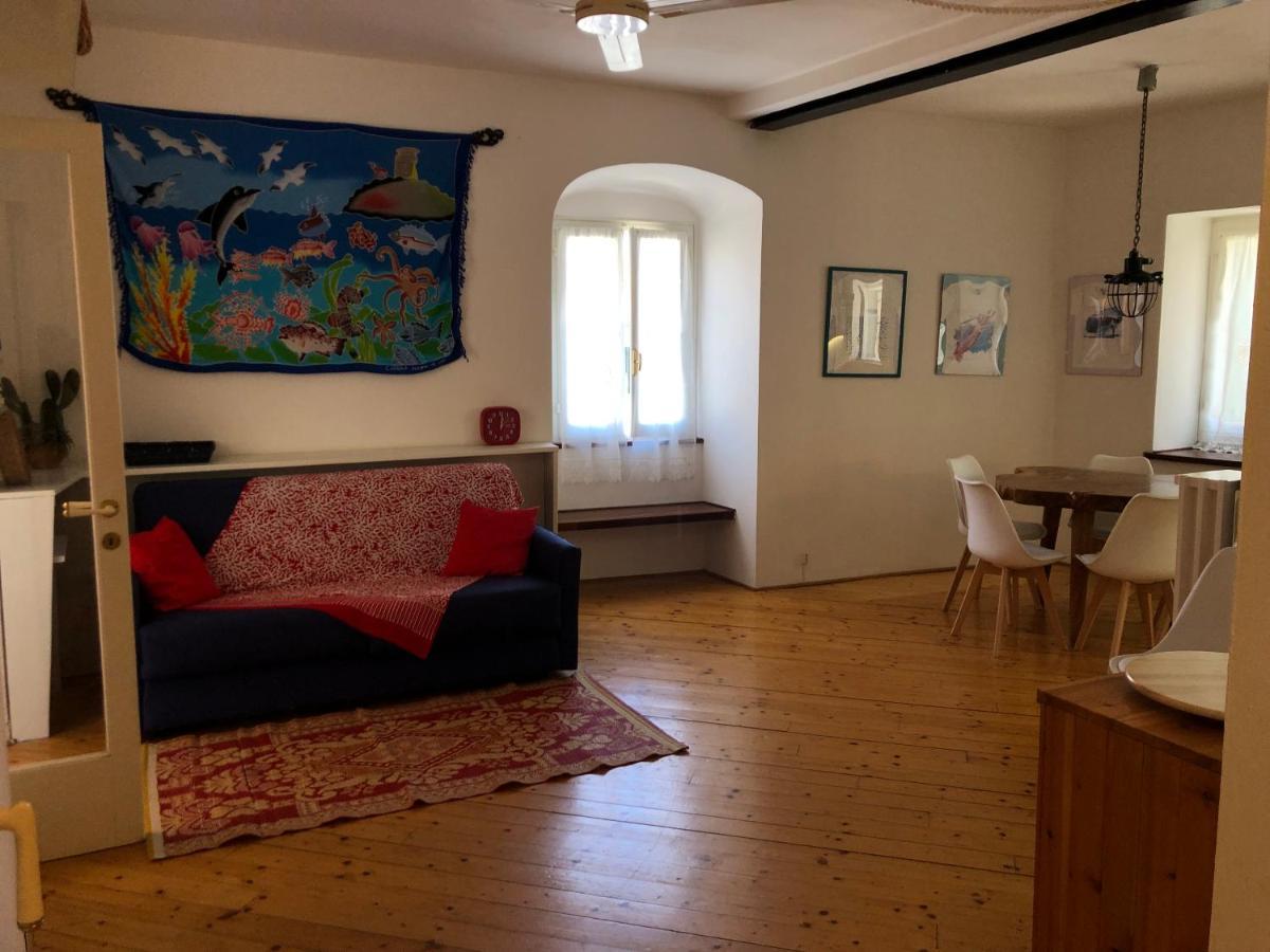 La Piazzetta Apartment Капрая Екстериор снимка