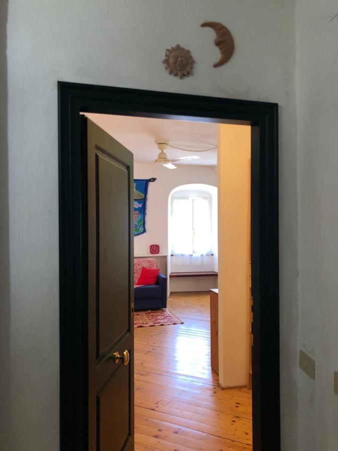 La Piazzetta Apartment Капрая Екстериор снимка