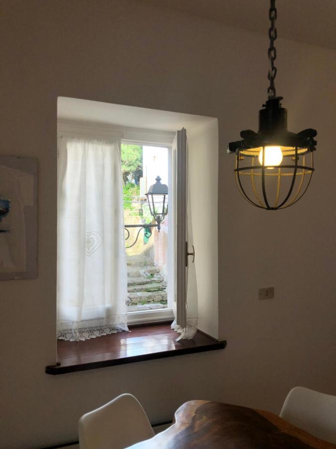 La Piazzetta Apartment Капрая Екстериор снимка