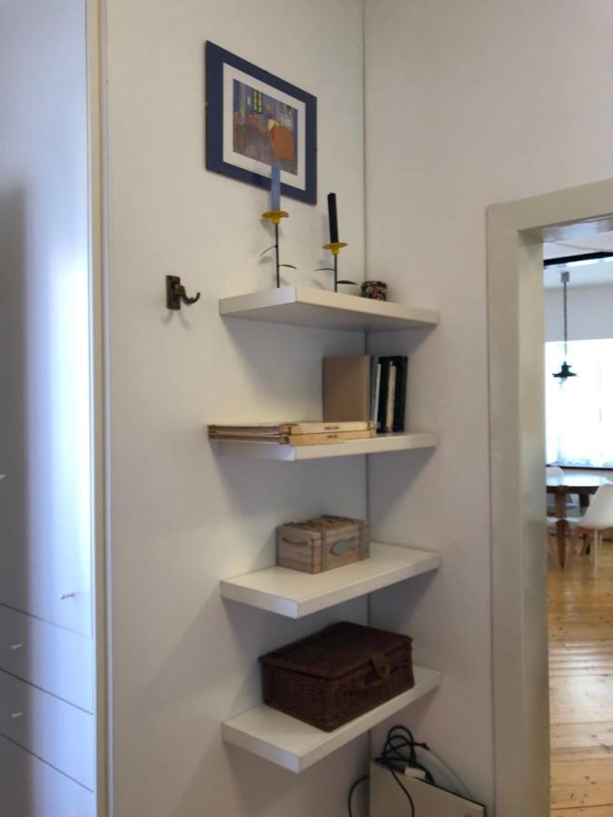 La Piazzetta Apartment Капрая Екстериор снимка