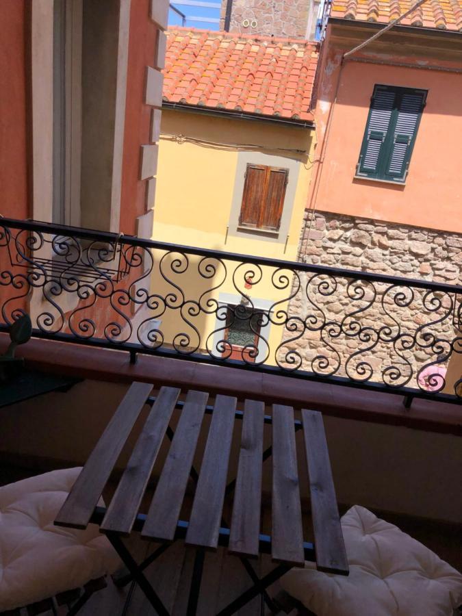 La Piazzetta Apartment Капрая Екстериор снимка