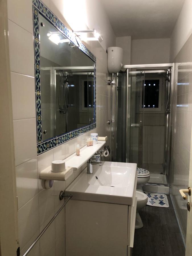 La Piazzetta Apartment Капрая Екстериор снимка